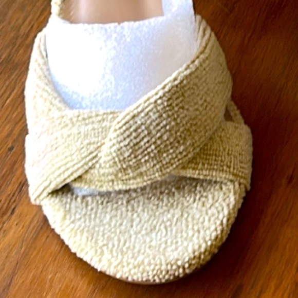 Sporty Tan Women's Heels Kitten Heels New In Box Women’s Size 8 Resort Cruise - Picture 7 of 15